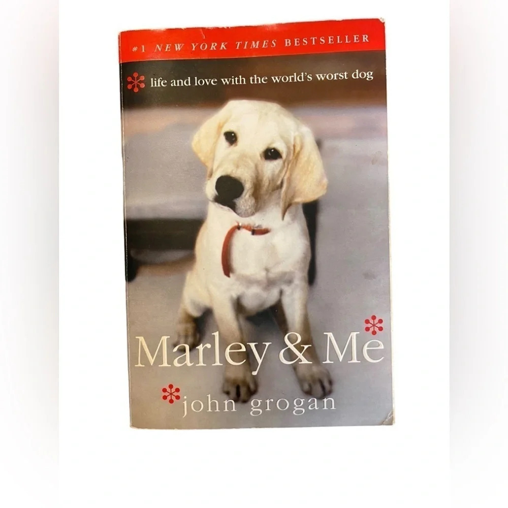 Marley & Me Paper Back Novel by john Grogan . Non fiction Novel / Memoir